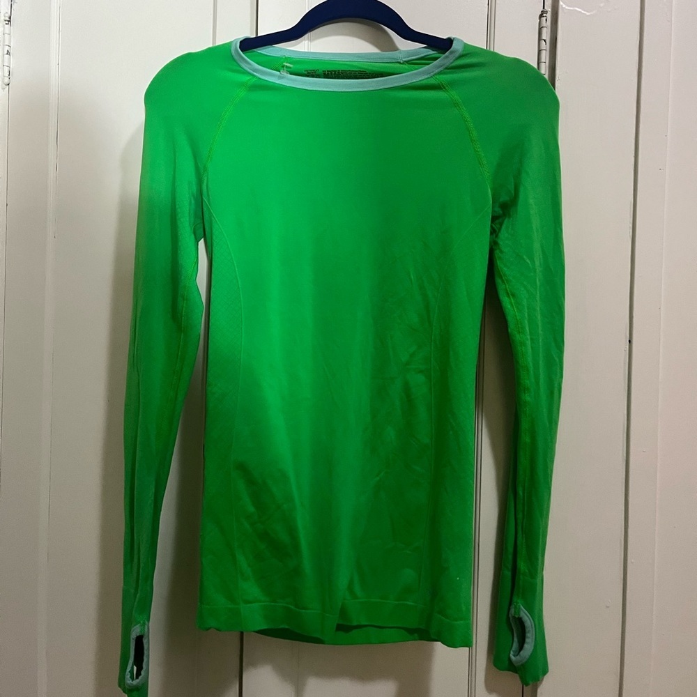 workout Running wicking sleeve Victoria’s small top med Strech vented thumb hole